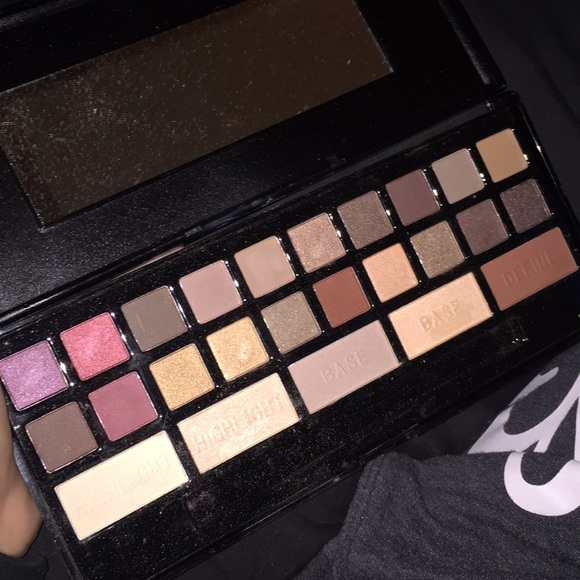 Eyeshadows - Picture 2 of 2